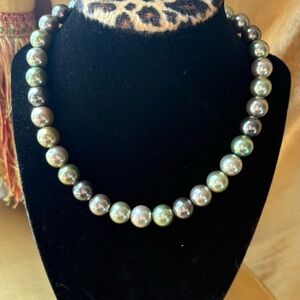 Beautiful Vintage Faux Tahitian Pearl Green Iridescent Tone Necklace Jewelry 16”